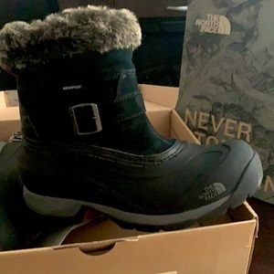 Waterproof Women’s Chilkat III Pull-On Blk/prpl